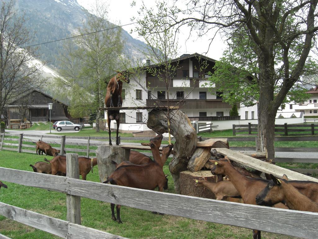 Bauernhof Kuen Villa Langenfeld Luaran gambar